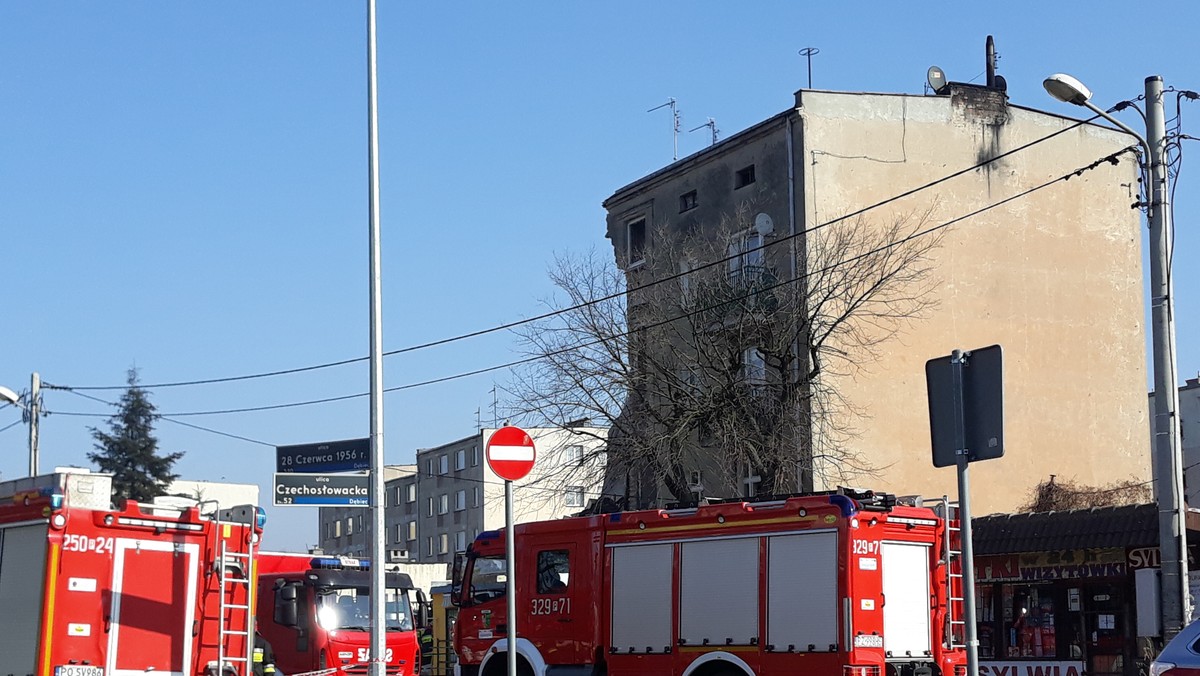 W wyniku wybuchu gazu i zawalenia się części kamienicy kilkadziesiąt osób straciło praktycznie wszystko. Niemal natychmiast po dramatycznych doniesieniach na pomoc poszkodowanym ruszyli poznaniacy - już wczoraj zaczęli gromadzić dla nich najpotrzebniejsze rzeczy. Od dzisiaj można je przewozić m.in. do Szkoły Podstawowej nr 84. Uruchomiono także konta, na które można przelewać datki. Potrzeby są ogromne.