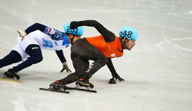 Sjinkie Knegt nie wystartuje na ME w short-tracku. Doznał urazu w wypadku z udziałem wózka widłowego