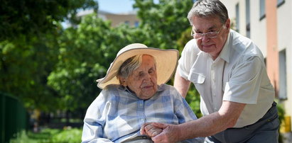 Jak znaleźć opiekuna dla starszej osoby?