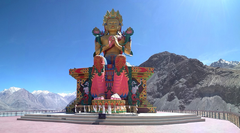 Statua Buddhy w zakonie Diskit, Ladakh