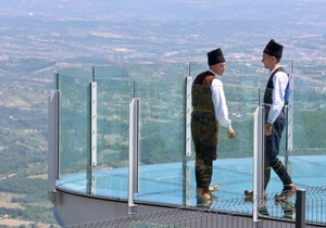 Novi vidikovac na Kablaru za vikend posetilo više od 3.000 posetilaca