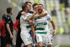 Hat-trick Zwolińskiego przybliżył Lechię do pucharów [WIDEO]