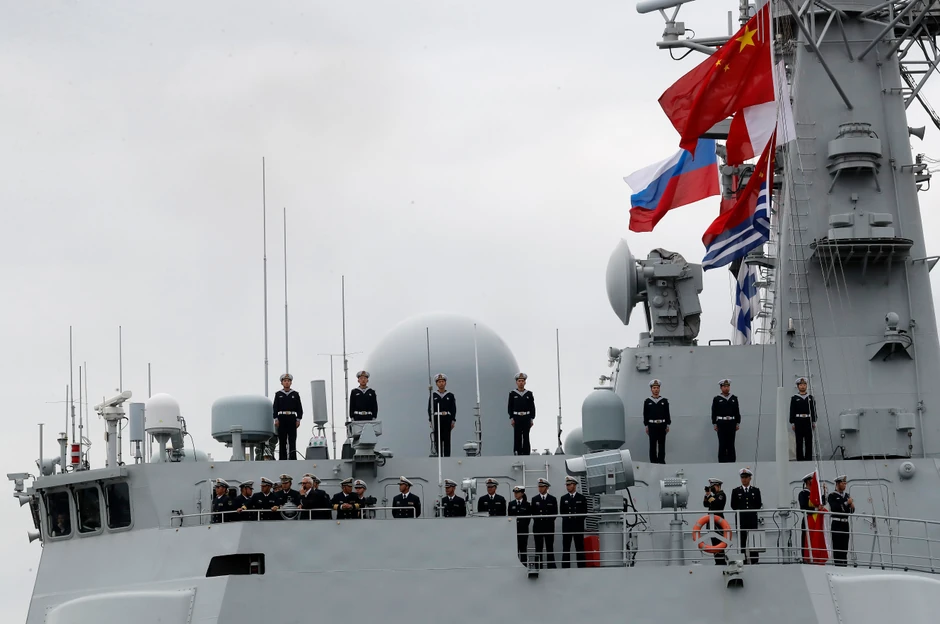 Kineski razarač na paradi u Rusiji 2019.