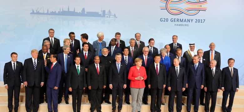 Putin wpatrzony w oczy Melanii Trump, zamieszki na ulicach. Najlepsze ZDJĘCIA ze szczytu G20 w Hamburgu