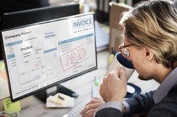 Nowelizacja KSeF już uchwalona. Wciąż jednak budzi wątpliwości