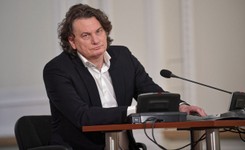 Nowaczyk przed komisją: Jakub R. miał w ratuszu załatwić sprawę Srebrnej 16