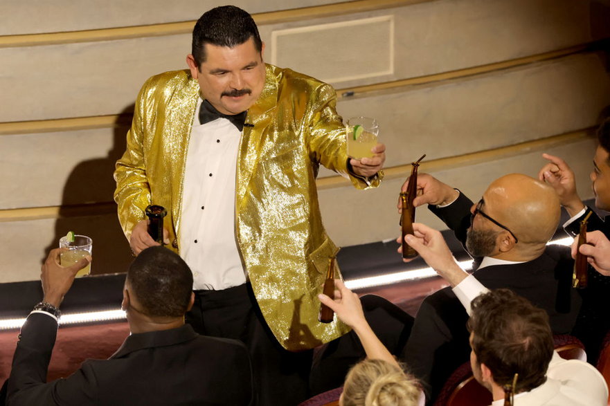Guillermo Rodriguez wznosił podczas ceremonii toast z nominowanymi aktorami