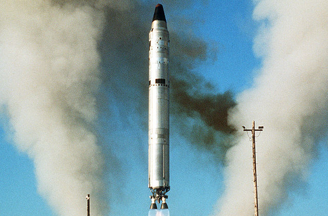 RS-24 to rosyjski pocisk balistyczny dalekiego zasięgu klasy ICBM (międzykontynentalny). Maksymalna odległość pomiędzy punktem startu a celem przekracza 5500 km. Informacje na temat tego typu pocisków są bardzo ograniczone, a te które przedostają się do opinii publicznej, są często sprzeczne. System RS-24 Jars jest w stanie przenosić pociski jądrowe nawet do 18 tys. kilometrów. RS-24 zastępują rakiety balistyczne Topol-M i są  funkcjonalnie rozmieszczane od 2010 roku. Każdy pocisk ma moc bomby atomowej, którą zrzucono na Hiroszimę w 1945r.