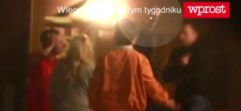 Alkohol, jacuzzi i rozmowy o penisie. Wyjazdowe posiedzenie PiS