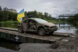 W Ukrainie jak w Mad Maxie. Przerobili kabriolet na auto bojowe