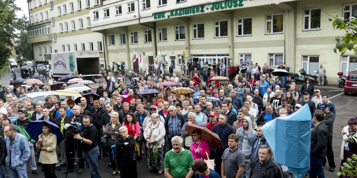 Sosnowiec. Manifestacja górników pod kopalnią Kazimierz-Juliusz 