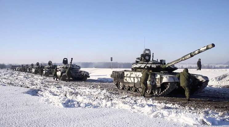 Az orosz védelmi minisztérium sajtószolgálata által közreadott kép gyakorlótérről visszavonuló harcjárművekről a Voronyezsi területen 2022. február 15-én. Igor Konasenkov, az orosz védelmi minisztérium szóvivője bejelentette, hogy megkezdték az állomáshelyükre történő visszatérésre való felkészülést az orosz déli és nyugati katonai körzet azon csapatai, amelyek részt vettek az Oroszország területén zajló hadgyakorlaton / Fotó: MTI/EPA/Orosz védelmi minisztérium sajtószolgálata