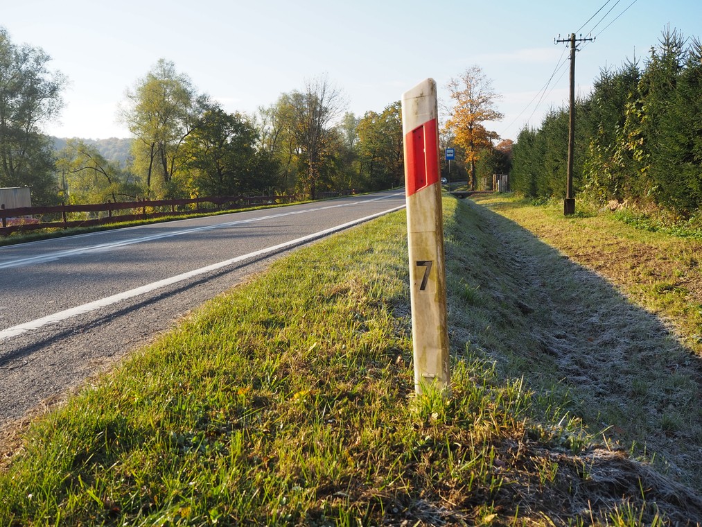 Miejsce wypadku w Łączkach. Prokuratura po latach stwierdziła, że to Tadeusz P. prowadził samochód