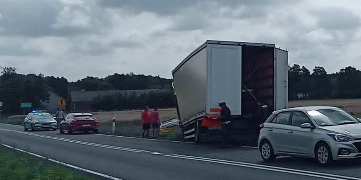 Rajd pijanego kierowcy tira niedaleko Turku. Mógł doprowadzić do tragedii