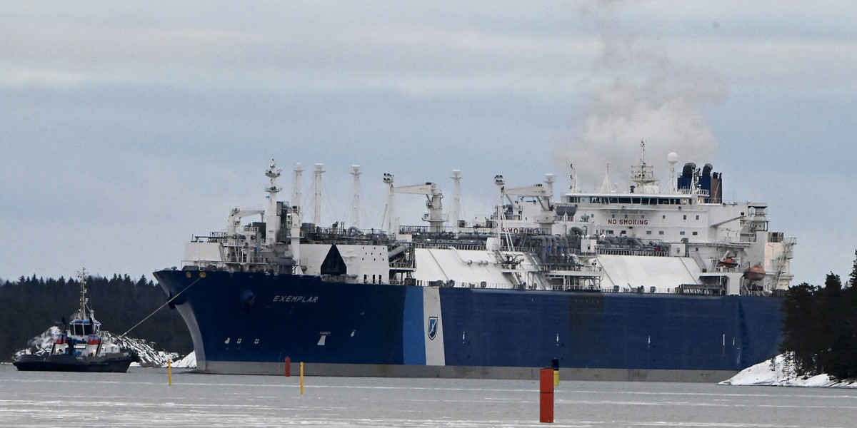 Statek FSRU Exemplar, pływający terminal skroplonego gazu ziemnego (LNG), wyczarterowany przez Finlandię w celu zastąpienia rosyjskiego gazu