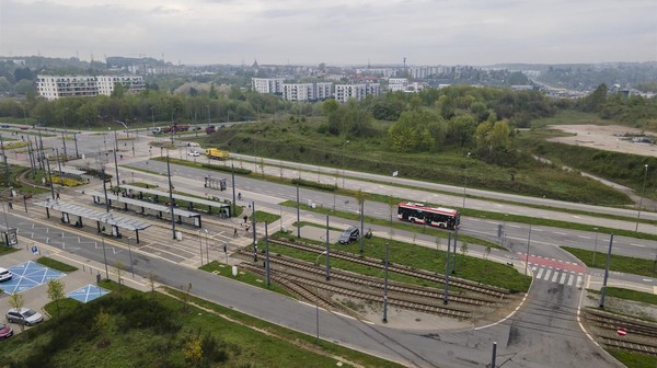 Nowa zajezdnia stanie się jednym z filarów planowanej trasy tramwajowej Gdańsk Południe – Wrzeszcz.