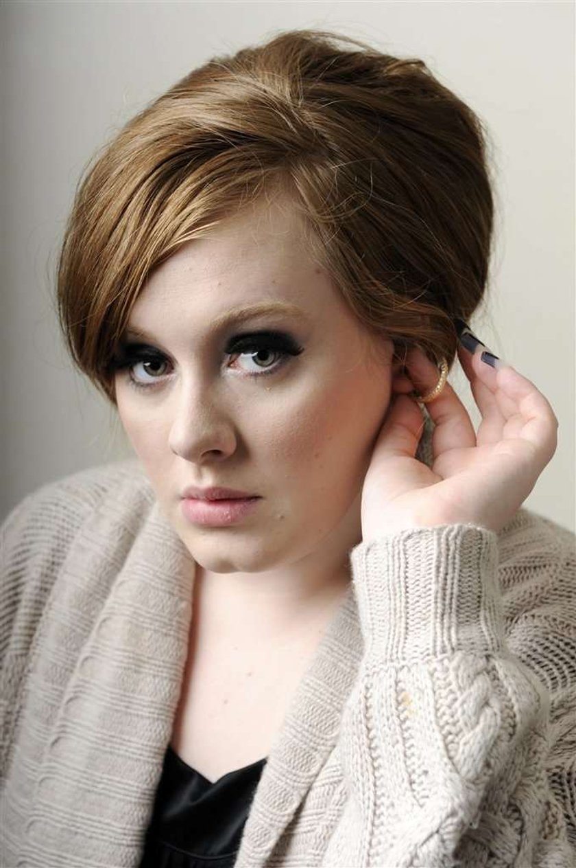 Adele lubi piwo i papierosy