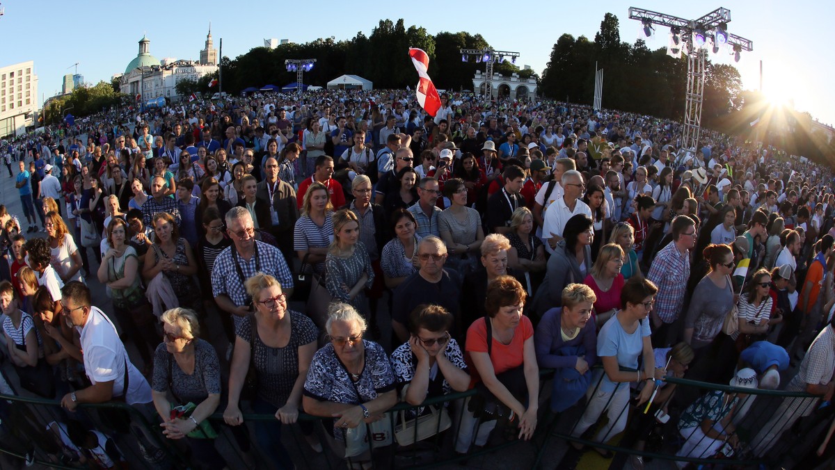 WARSZAWA KONCERT WIARA NADZIEJA MIŁOŚĆ ŚDM (publiczność)