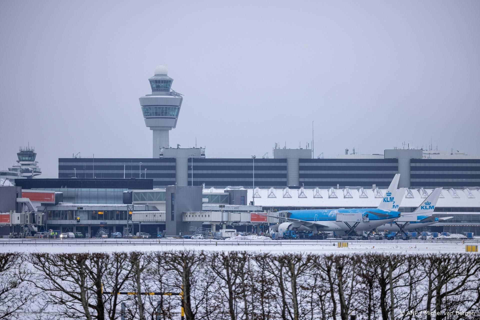 Bijna 600 claims na sneeuwchaos Schiphol: 'Dit is topje van de ijsberg'