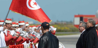 Komorowski maszerował w Tunezji