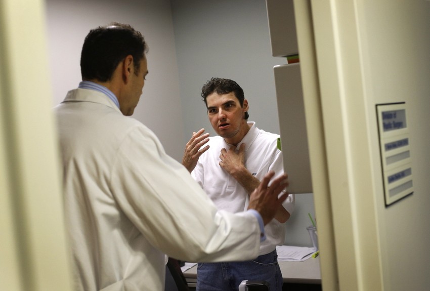 Ne smeta mu da bude predmet izučavanja "Kap nade može da preraste u okean, ali puna kofa vere može da preraste u čitav jednan nov svet", izjavio je Noris za GQ, koji će idućeg meseca izaći s njegovom slikom na naslovnoj strani.