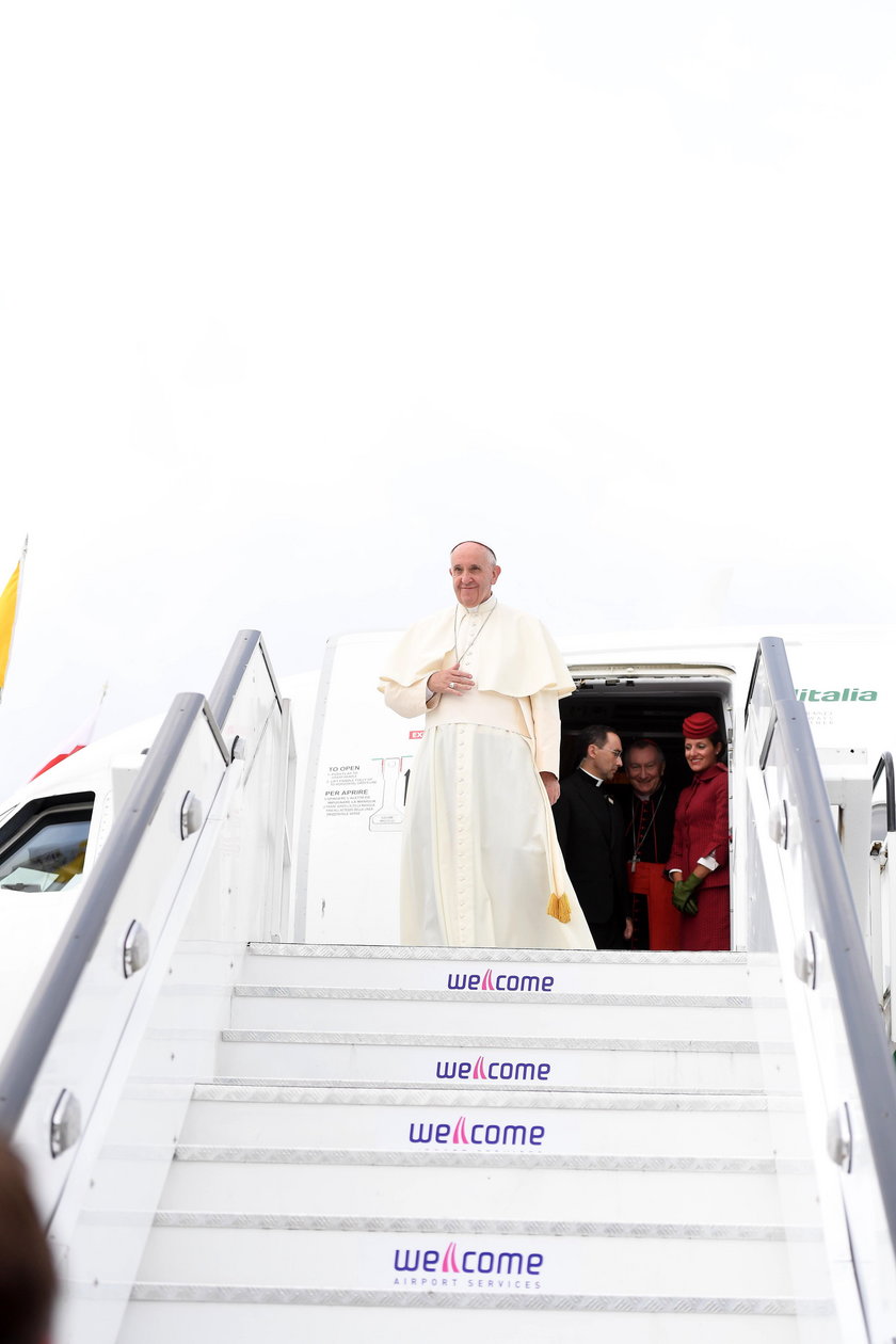 Para prezydencka przywitała papieża Franciszka