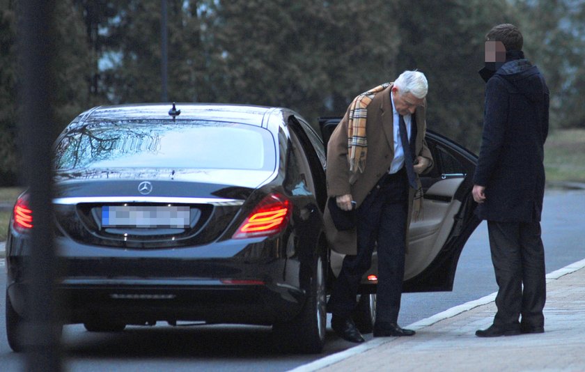 Jerzy Buzek wynajął limuzynę 