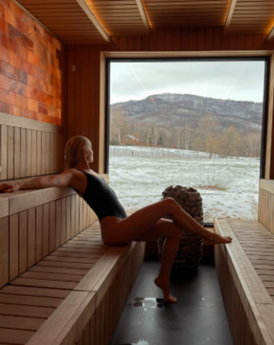 Jovana Jocić sa novim mužem uživa 