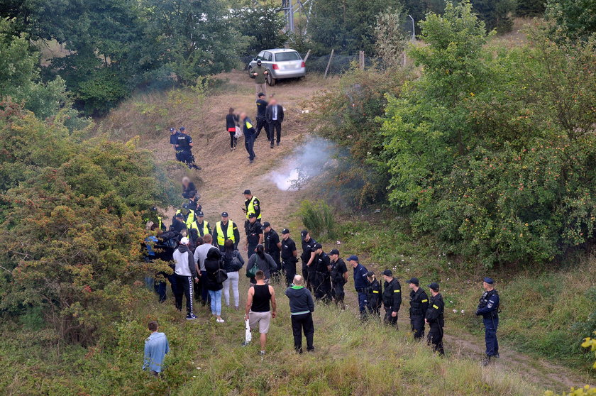 Policjant zastrzelił kierowcę. Przepychanki podczas wizji lokalnej