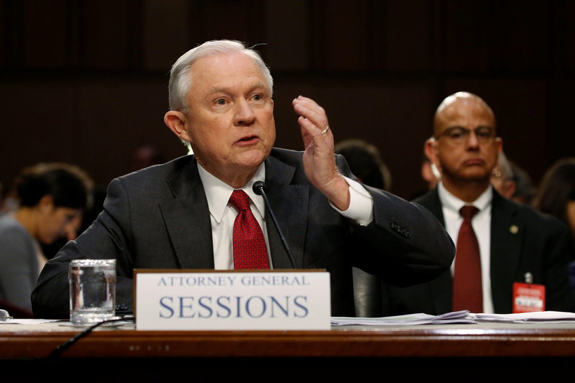 Jeff Sessions tmoigne au Snat