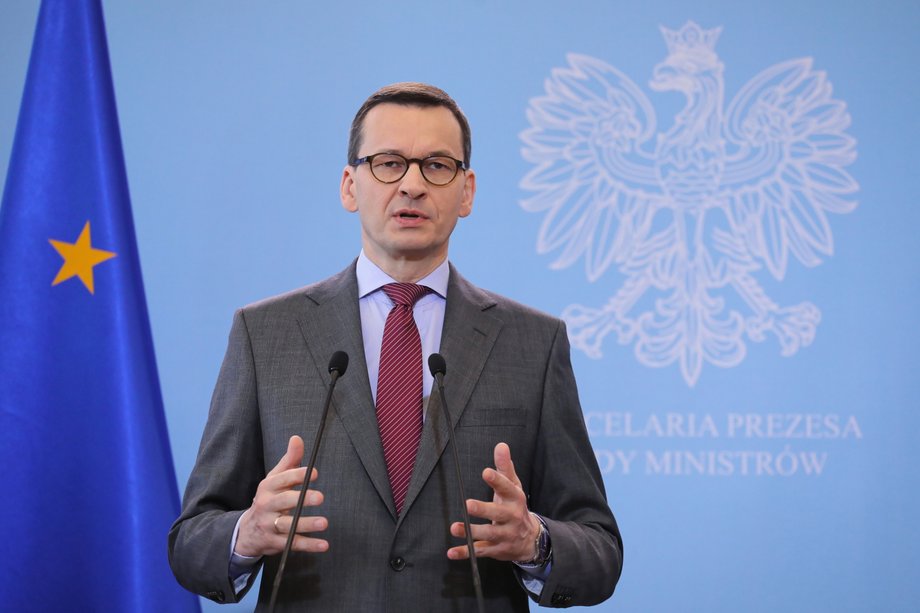 Premier Mateusz Morawiecki na konferencji prasowej ogłosił decyzję o zamknięciu szkół i uczelni na dwa tygodnie