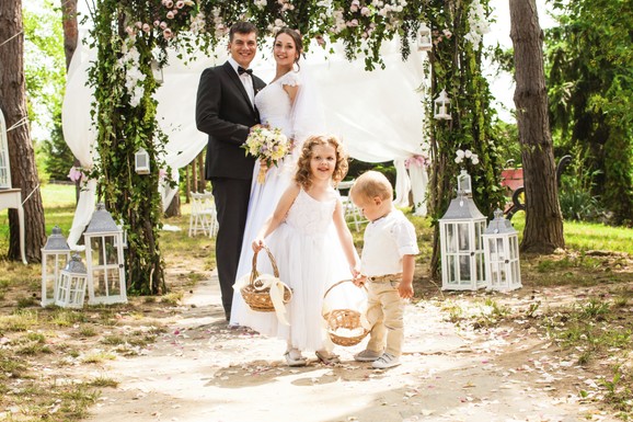 BEOGRAĐANI RESTORANE MENJAJU ZA SALAŠE I VINOGRADE Sve popularnije svadbe u prirodi, "cena stolice" ide i preko 120 evra, evo spiska troškova