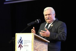 Wałęsa: Szydło bezczelnie kłamie. Będzie nas to drogo kosztowało