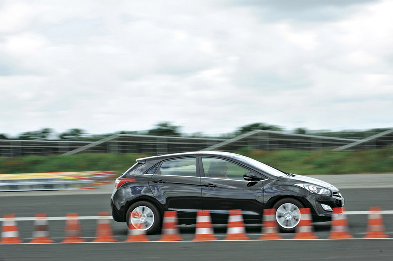 Hyundai i30 kontra Kia ceed: zbliżona technika, różne charaktery