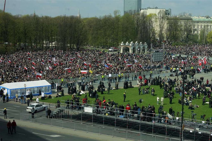 100 tys. ludzi na Pl. Piłsudskiego