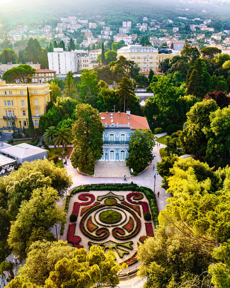 Villa Angiolina Explorer