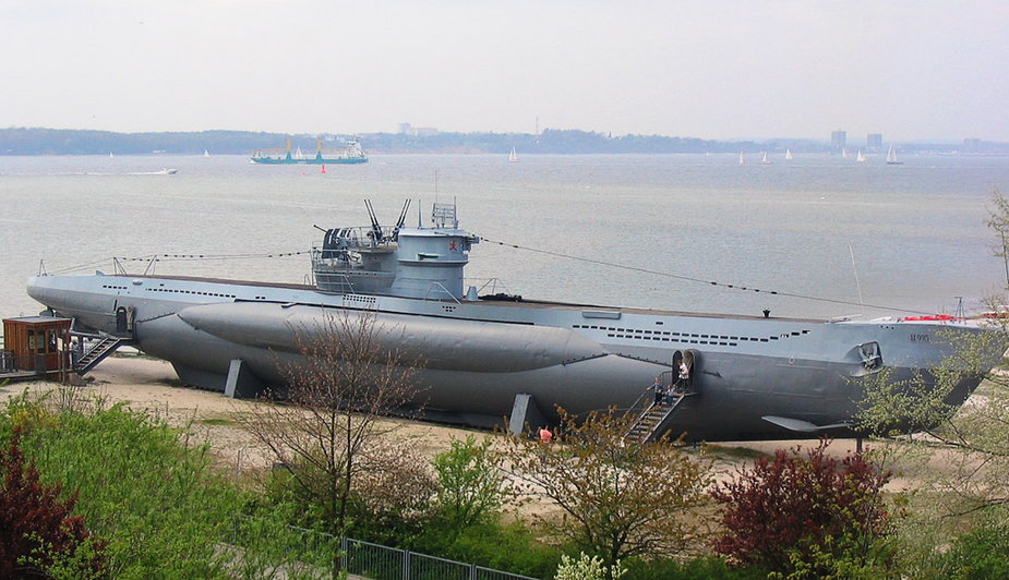 U-995 to jeden z czterech zachowanych U-Bootów z czasów II Wojny Światowej. Można go oglądać w muzeum w Laboe (Niemcy).