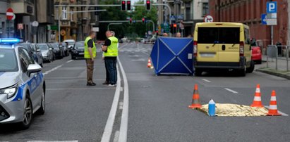 Sprawdzają telefony policjantom. Czy któryś z nich wrzucił zdjęcie zwłok 19-letniej Basi?