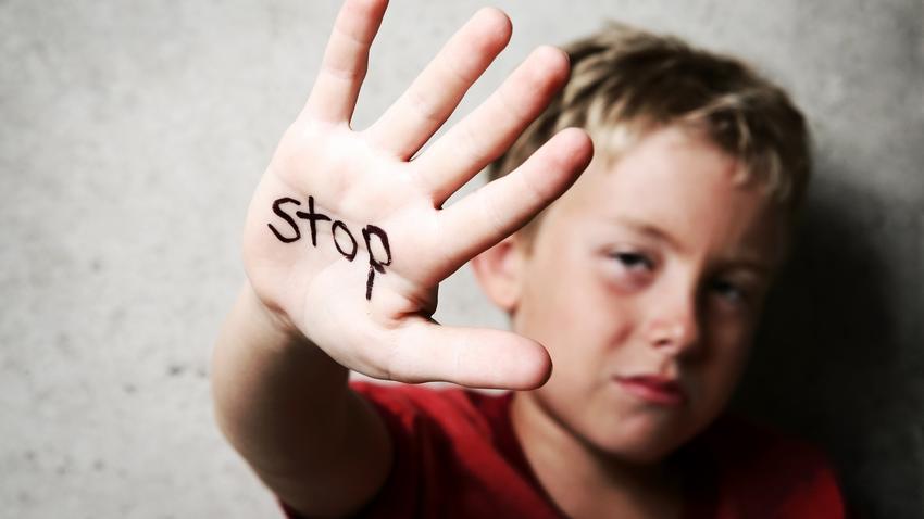 miről lehet felismerni gyermek zaklatás molesztált viselkedése