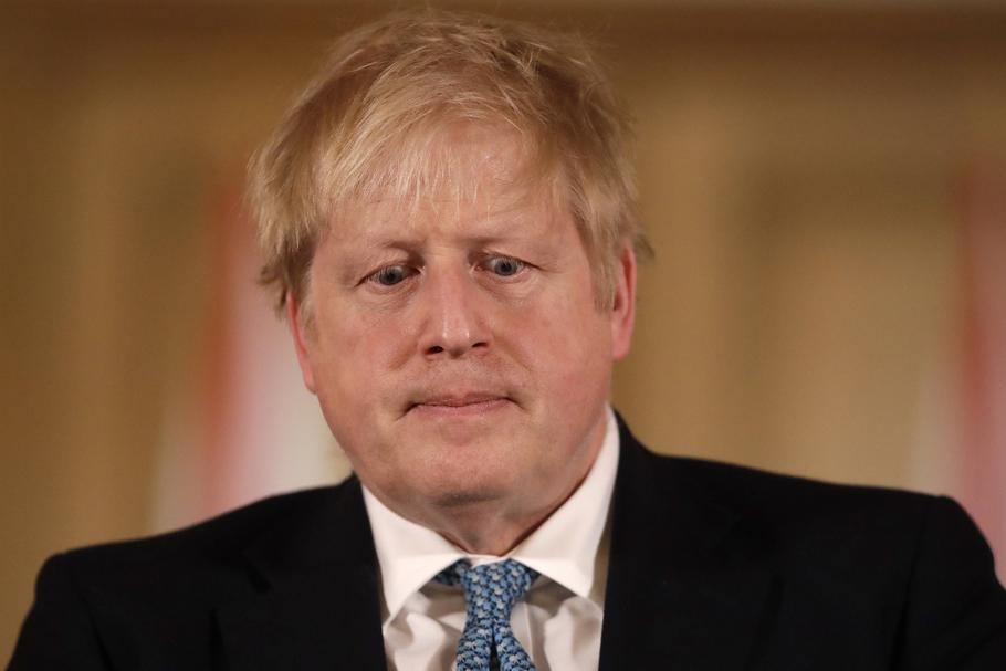 Rząd Borisa Johnsona zapewnia, że jeśli 330 mld funtów na walkę ze skutkami epidemii koronawirusa nie wystarczy, dołoży więcej. Downing Street 10, Londyn, 17 marca 2020 r.