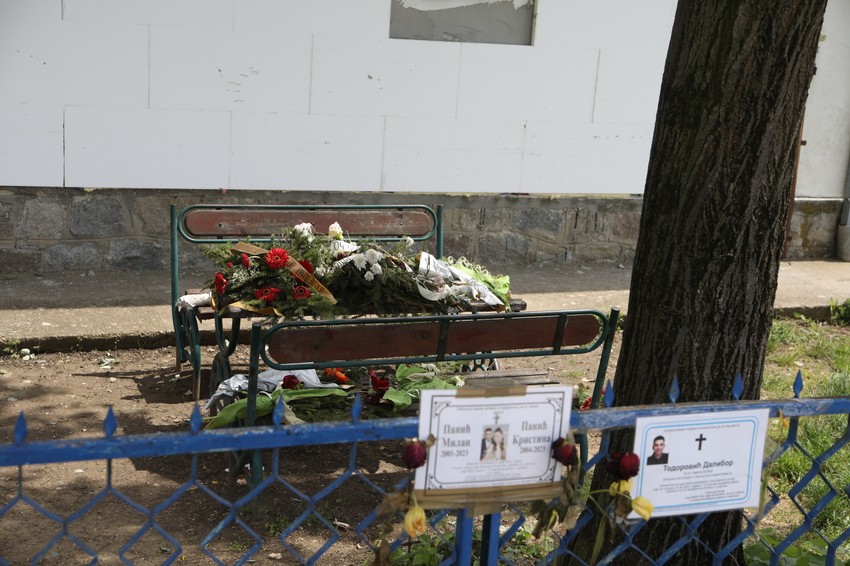 Klupa na kojoj su ubijeni Milan, Kristina i njihov drug Dalibor