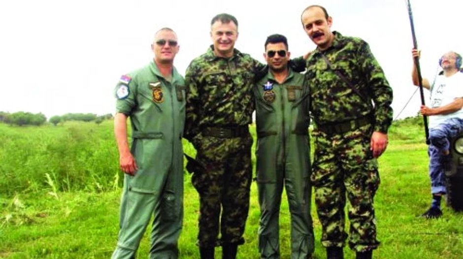 Branislav Lečić i Ljubomir Bandović sa poginulim Miladinovićem i njegovim kolegom