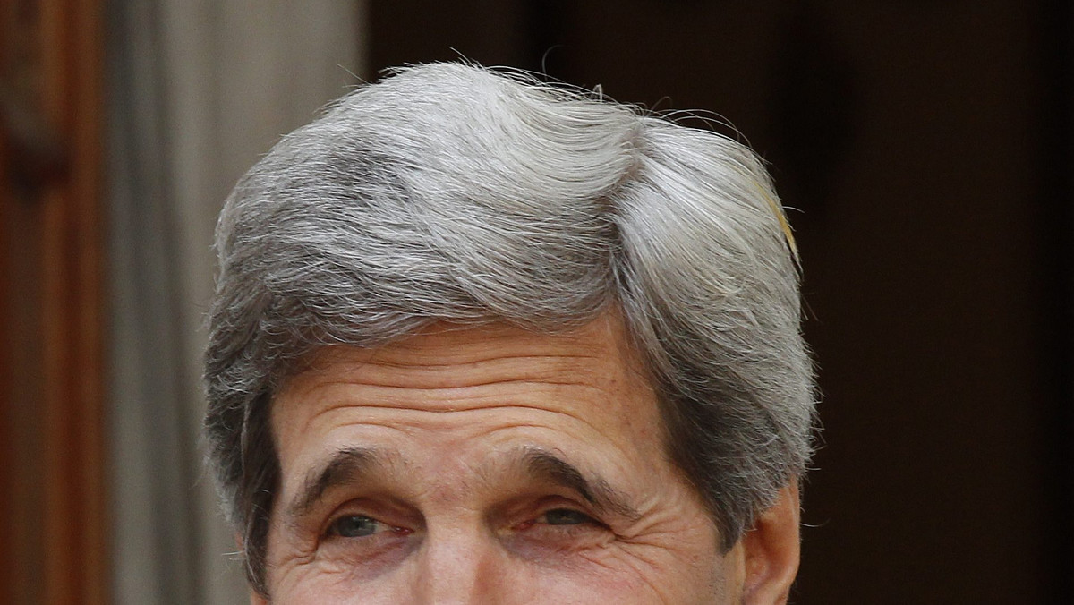 Sekretarz stanu USA John Kerry po rozmowach z prezydentem Autonomii Palestyńskiej Mahmudem Abbasem w stolicy Jordanii Ammanie i premierem Izraela Benjaminem Netanjahu w Jerozolimie, oczekiwany jest w sobotę ponownie w Ammanie na kolejną rundę rozmów z Abbasem. Z Jordanii Kerry ma udać się ponownie do Izraela na spotkanie z Netanjahu.