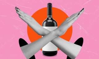 Picie po 22.00 właśnie się skończyło. Nocna prohibicja w Warszawie – kontrole na Pradze-Północ i w Śródmieściu, surowe kary dla sklepów