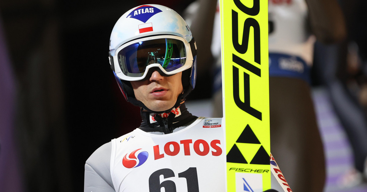 Jeg hopper i dag.  Kamil Stoch vant treningen.  God form for polakker.  Skihopping