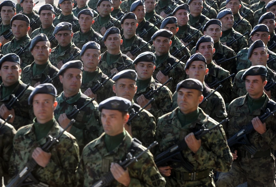 Obavezni vojni rok ukinut je 2011. godine