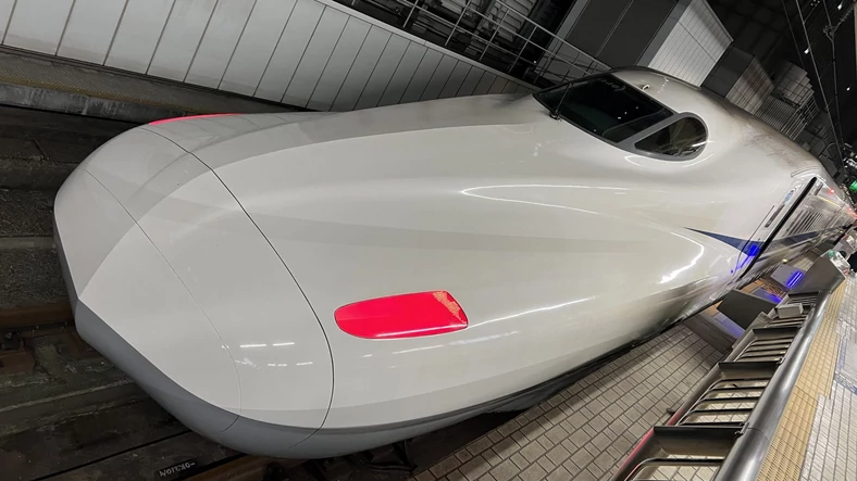 Shinkansen, superszybki japoński pociąg (model N700A)