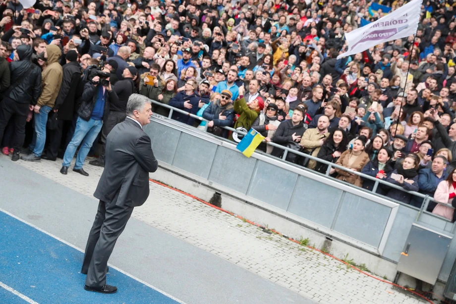 Wybory na Ukrainie. Petro Poroszenko nie doczekał się swojego rywala Wołodymyra Zełenskiego na Stadionie Olimpijskim w Kijowie.