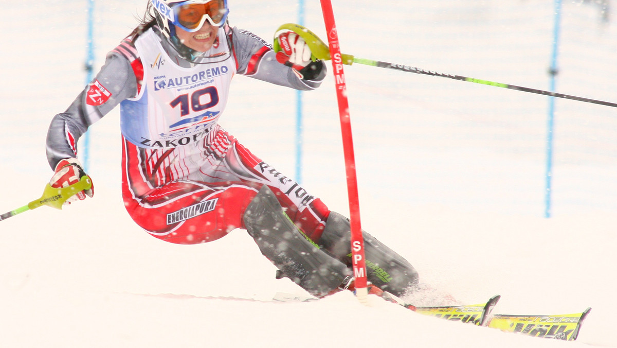 Za nami kolejne starty reprezentantów Polski w zawodach FIS w narciarstwie alpejskim. Katarzyna Karasińska i Maciej Bydliński zaprezentowali się najlepiej z naszych reprezentantów, ale dobre wyniki odnotowały też Aleksandra Kluś i Karolina Chrapek.