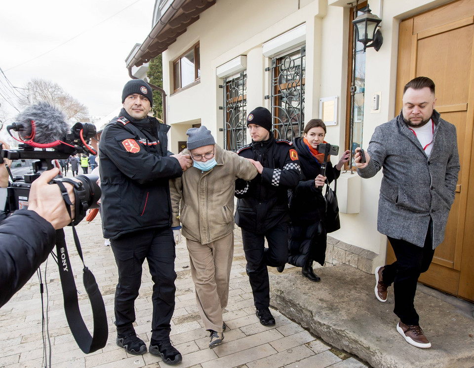 W Mołdawii policja zatrzymała mężczyznę, który wrzucił do budynku ambasady dwa koktajle Mołotowa